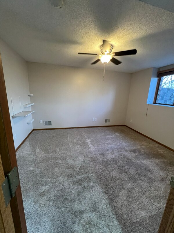 Foto del edificio - 3525 Big Woods Blvd