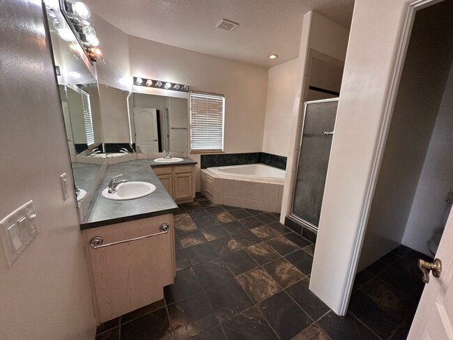 Building Photo - 6464 Valentine Way