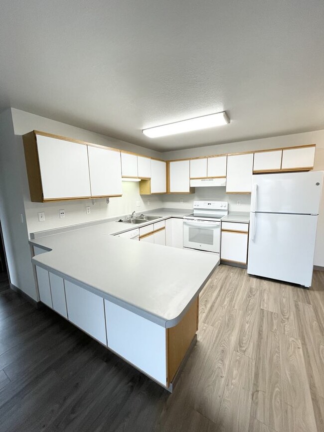 Foto del edificio - 2745 Glen Creek Pl