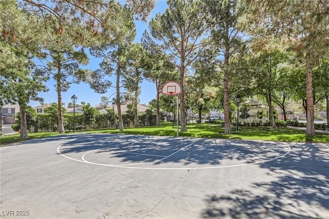 Foto del edificio - 7677 Alexander Hills St