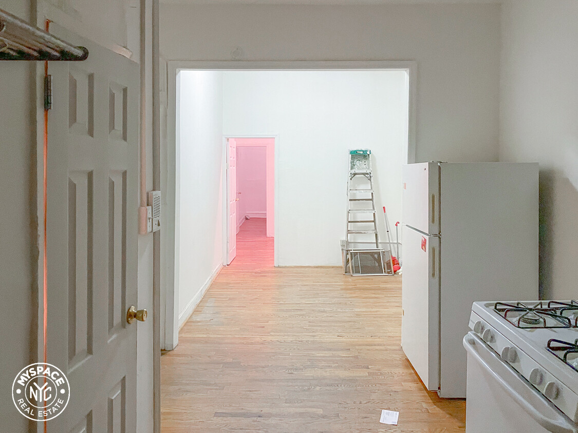 Primary Photo - 446 3rd Ave