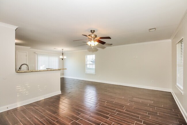 Building Photo - 5002 Sandlake Court