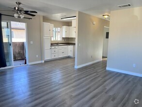 Building Photo - 220 N Spruce Ave