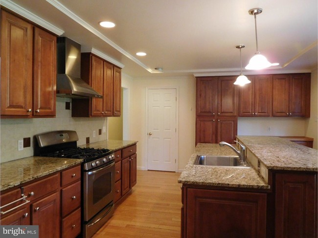 Building Photo - 207 Carter Rd