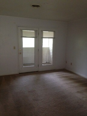 Building Photo - 275 Hemlock Ct