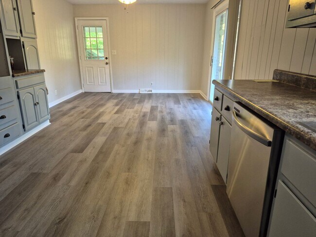 Foto del edificio - 3 or 4 Bedroom / 2 Bath Home   Kingsport TN
