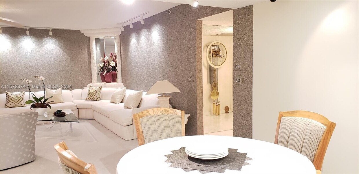 Foto principal - 4600 S Ocean Blvd