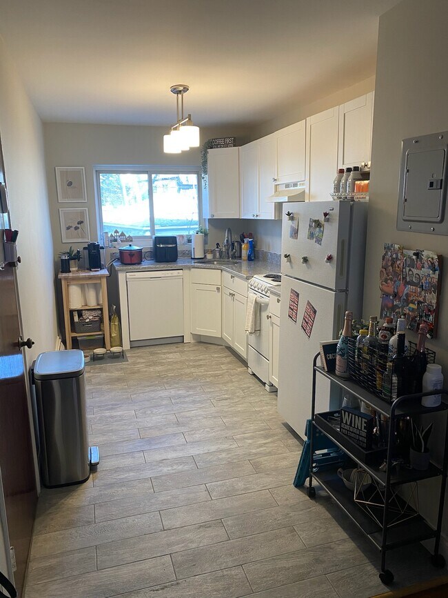 Building Photo - 35 Chiswick Rd