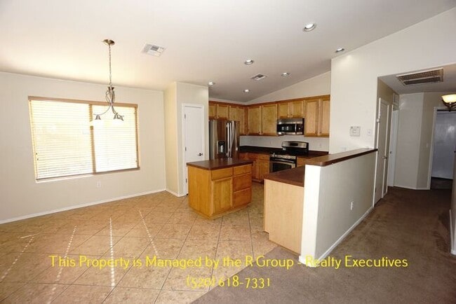 Building Photo - 4Bed/2Bath Home