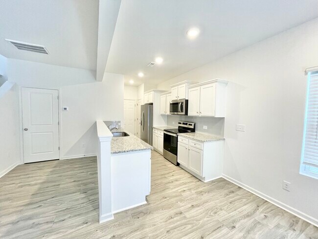Foto del edificio - 3 br 2.5 ba Paired Home with attached gara...