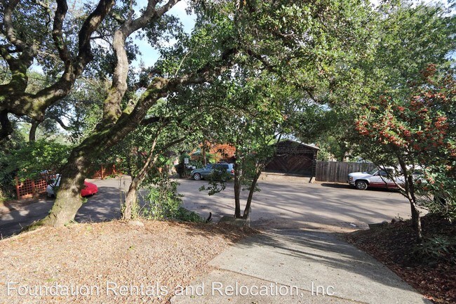 Building Photo - 129 Ridge Rd