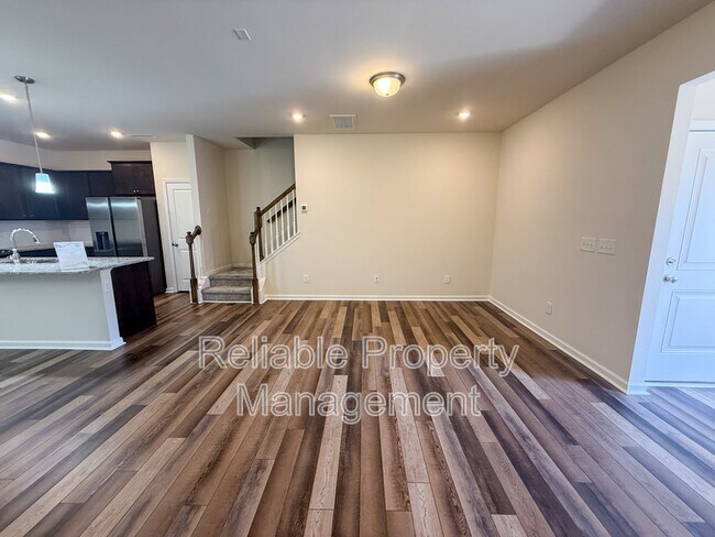 Foto del edificio - 261 White Oak Ridge Dr