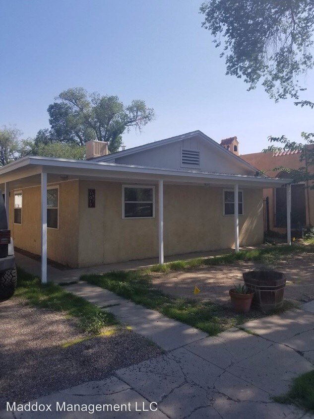 Primary Photo - 3 br, 1 bath House - 1017 Manzano Court NW