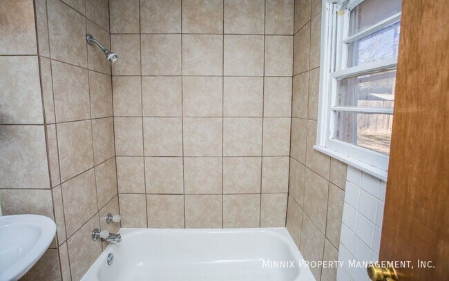 Foto del edificio - 5442 6th St
