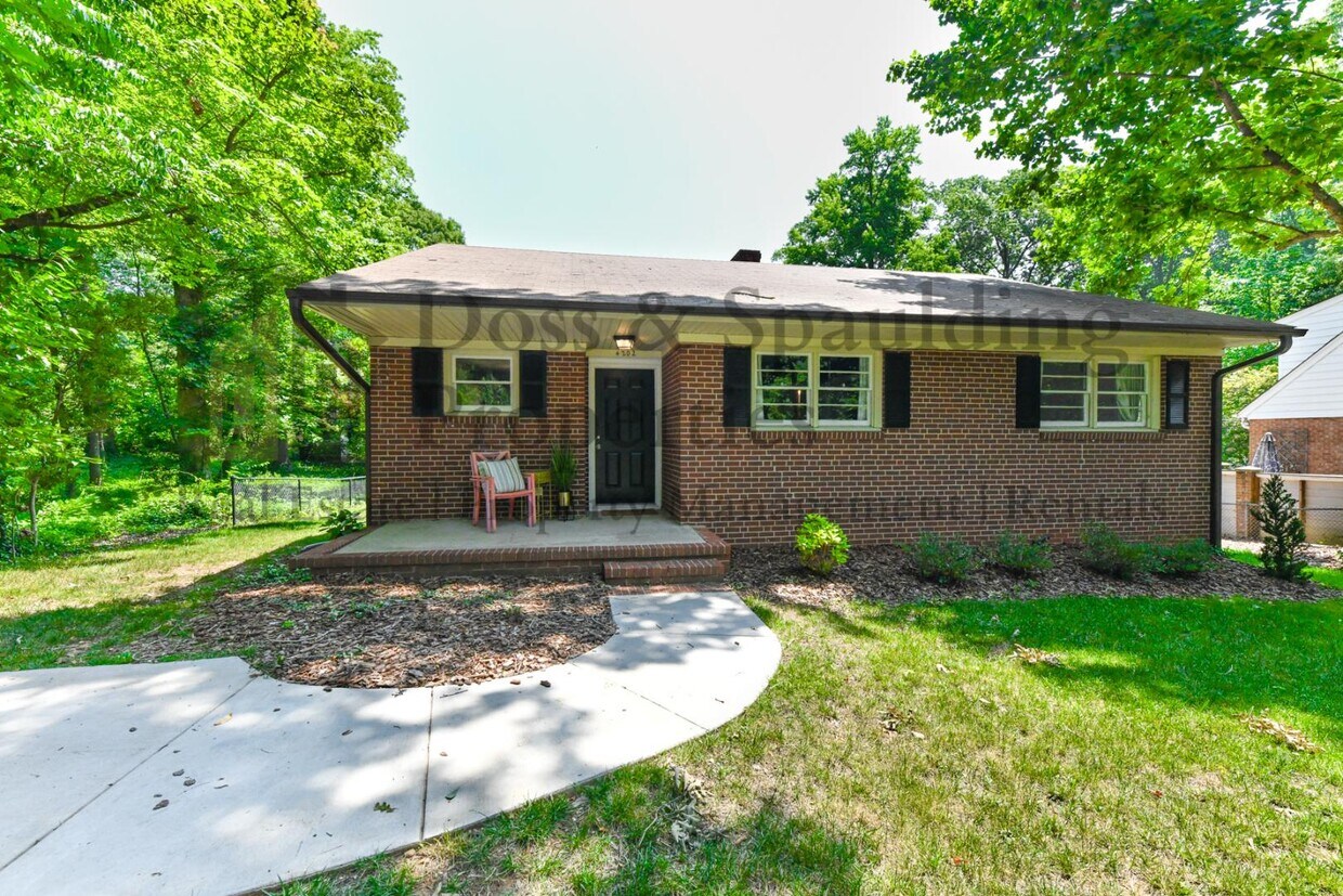 Primary Photo - 4202 Henderson Rd