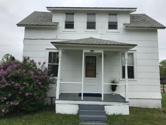 Building Photo - 842 4th St SW