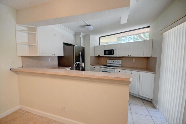 Foto del edificio - 8225 Severn Dr