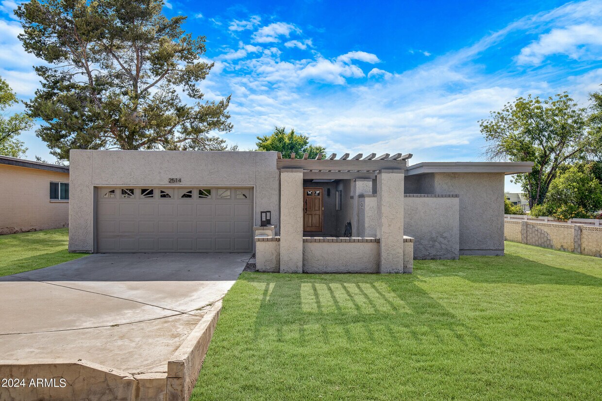 Primary Photo - 2514 N 60th Pl