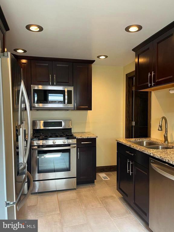 Building Photo - 120 N Frederick St