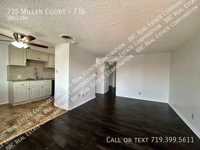 Foto del edificio - 735 Miller Ct