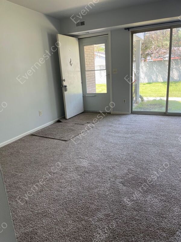 407 Sunset Ln, St. Clair Shores, MI 48082 Condo for Rent in St. Clair