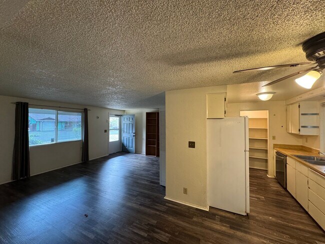 Foto del edificio - 3 Bedroom 2 Bath House in Santa Clara Area