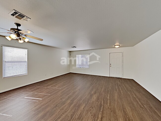 Foto del edificio - 2833 W Sunshine Butte