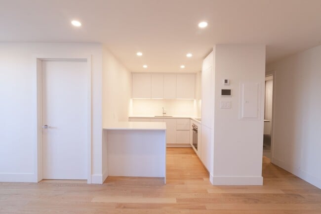 Building Photo - Westmount Estates