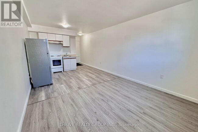 Building Photo - 87 Frank St