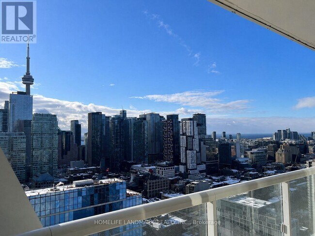 Photo du bâtiment - 230 Simcoe St