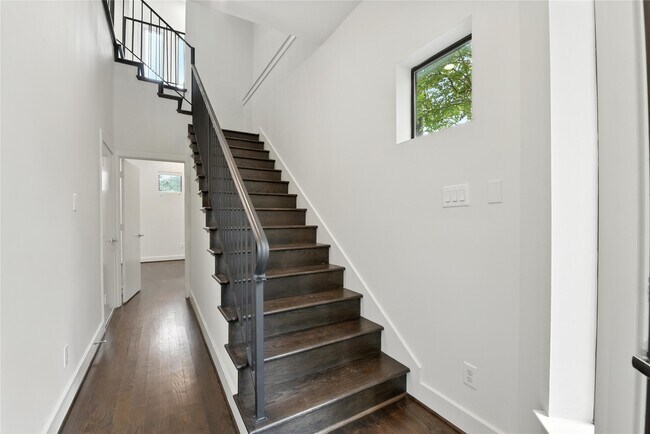 Foto del edificio - 1611 Spring St