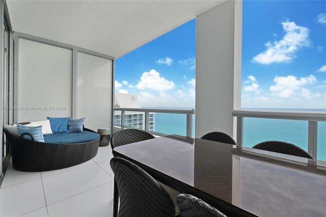 Foto del edificio - 6799 Collins Ave