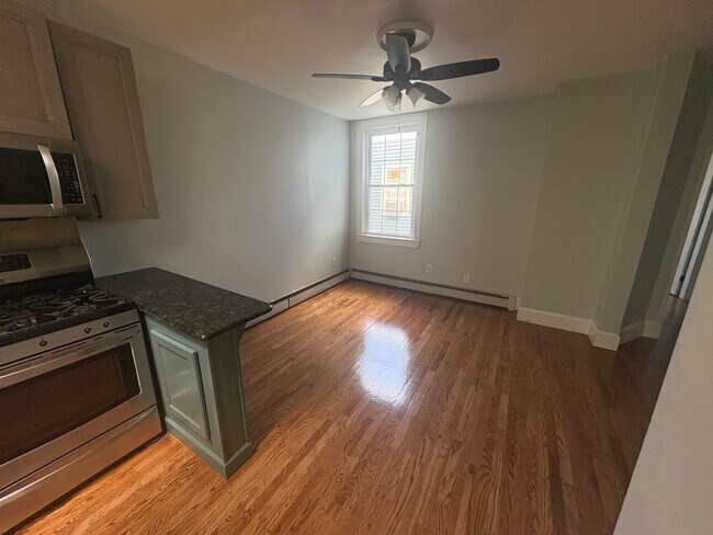 Sala de estar - 316 1/2 Webster Ave