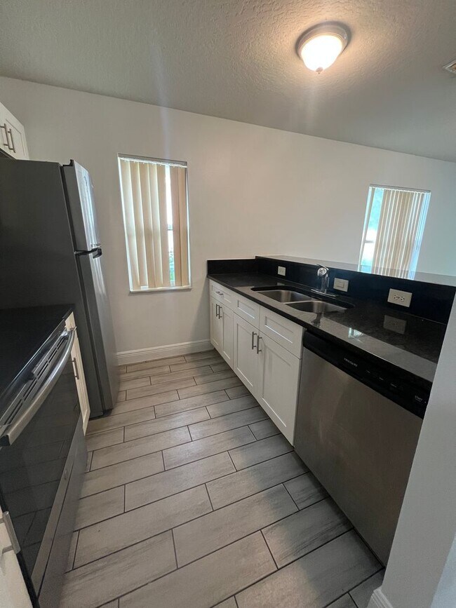 Foto del edificio - Beautiful 3-bedroom 2 bath single story home in SW Orlando near International Drive