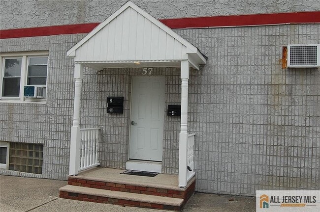 Building Photo - 57 Avenel St