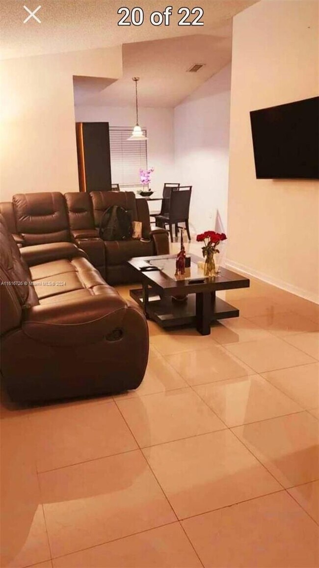 Foto del edificio - 15510 SW 133rd Pl
