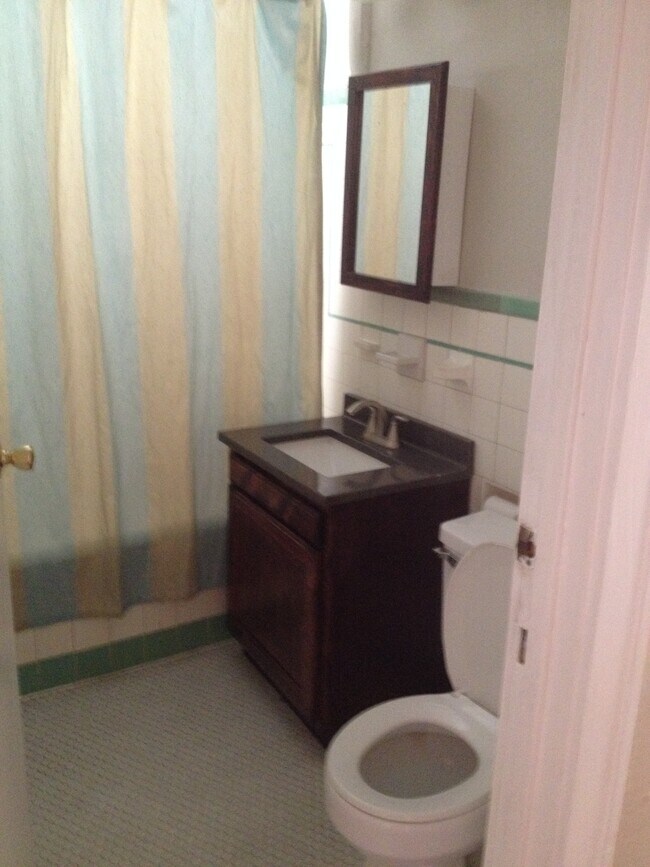Bathroom - 117 E Norwood Ct