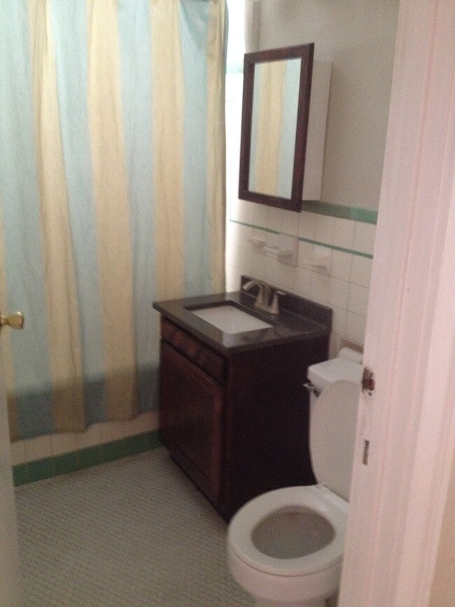 Bathroom - 117 E Norwood Ct