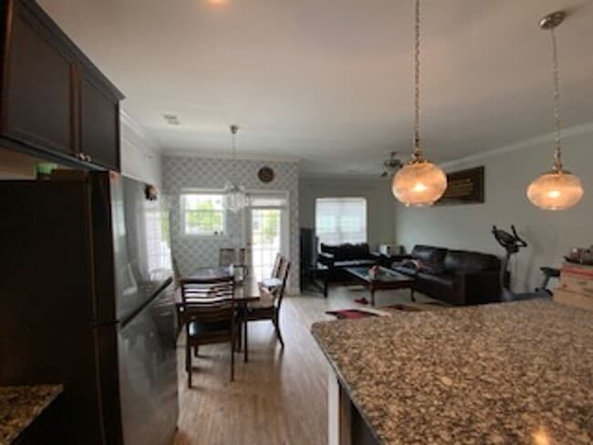 Building Photo - Townhome for Rent