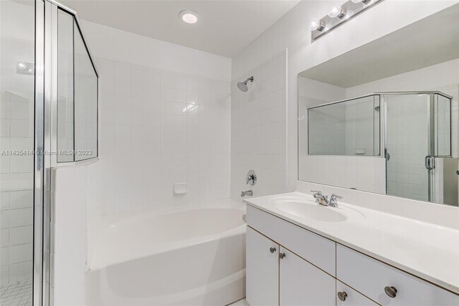 Foto del edificio - 8900 NE 8th Ave