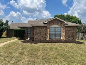 Building Photo - 500 Olympus St