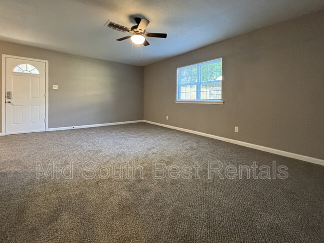 Building Photo - 6601 Fairfield Dr