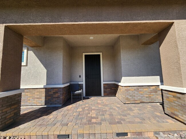 Foto del edificio - Guard-Gated Cadence | 2 Bed Single-Story Home in 55+ Community | WiFi Included