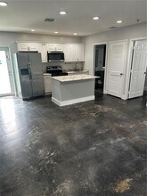 Building Photo - 720 N 26th Ave