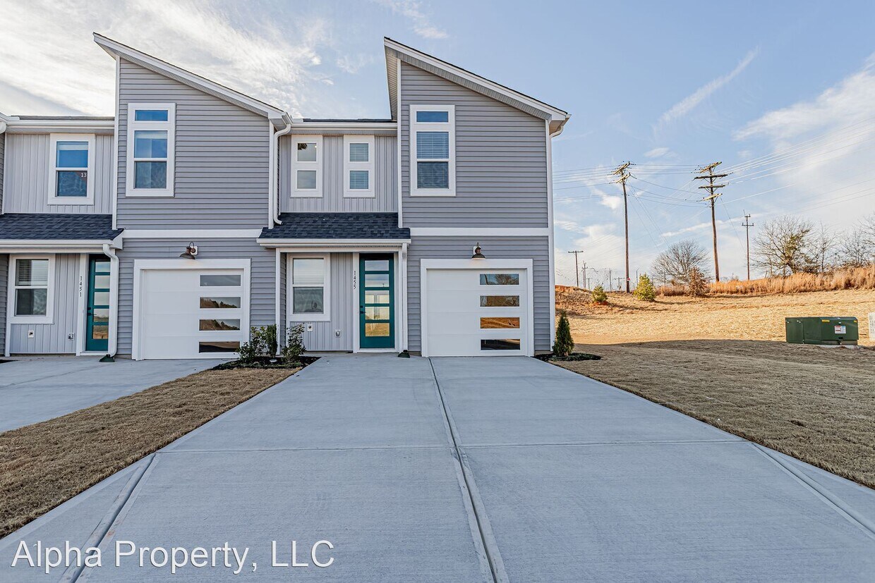 4 br, 2.5 bath House 1455 Darrowby Way House Rental in Spartanburg