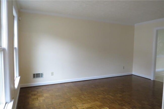 Building Photo - 3165 Henderson Walk