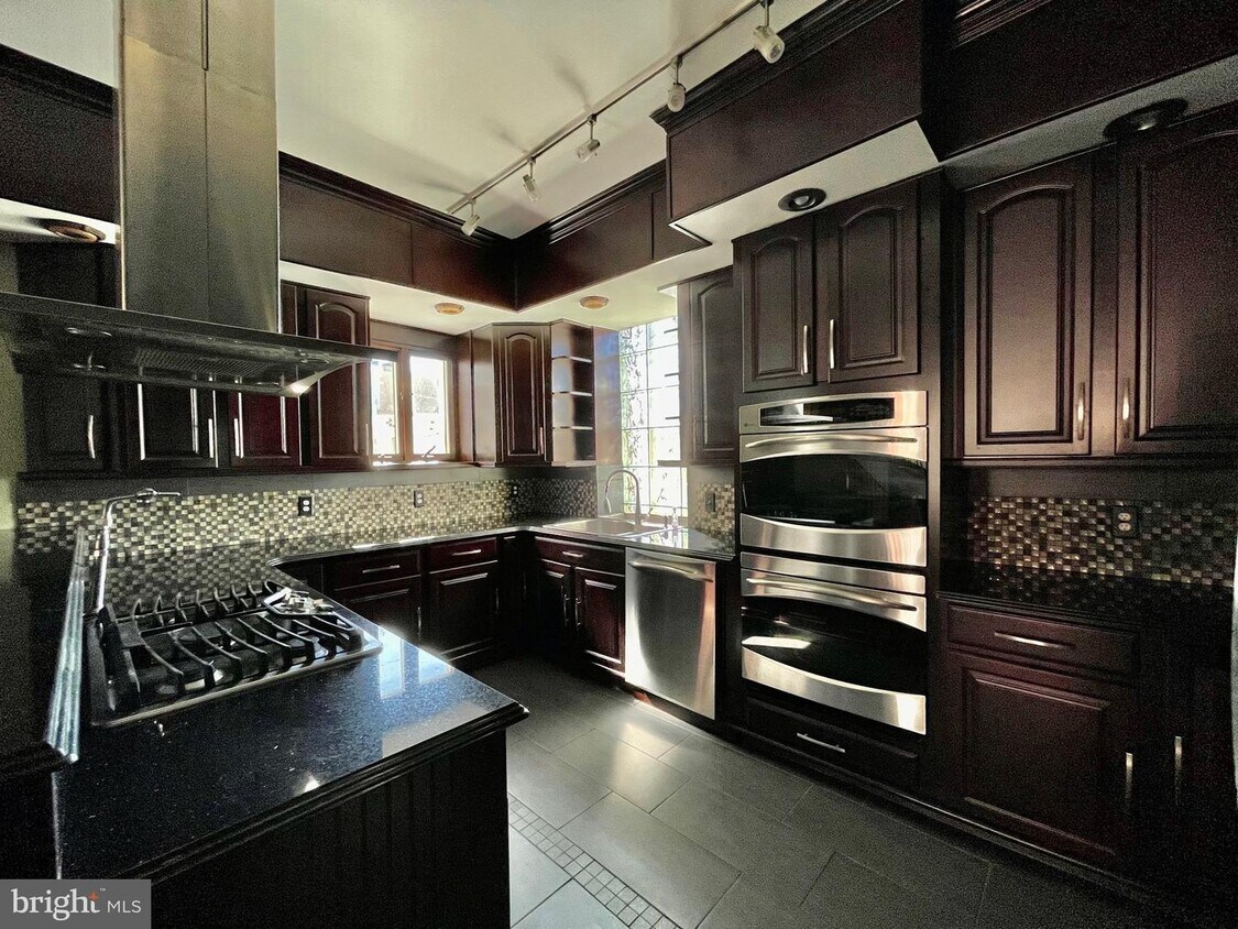 Foto principal - 822 N Ringgold St