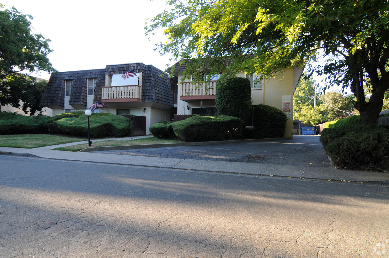 Building Photo - 8125 Monte Park Ave