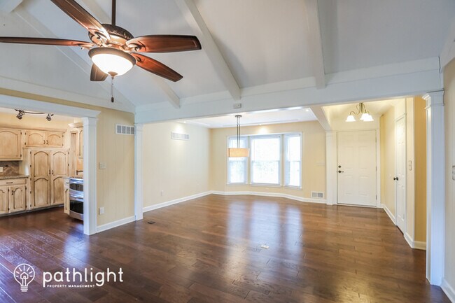 Foto del edificio - 109 N Murphy Drive, Raymore, MO, 64083