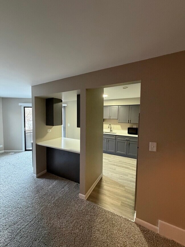 Building Photo - 1840 W Highland Ave